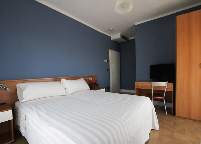 מלון Hotel Bardolino