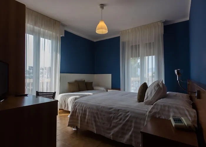 מלון Hotel Bardolino 2*
