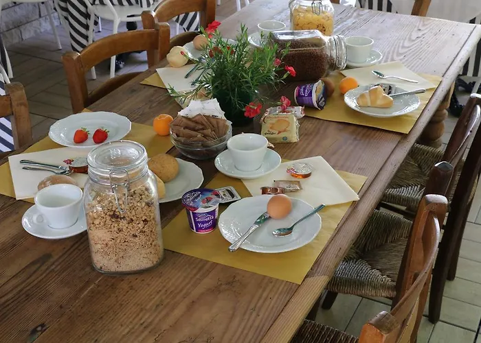 Hotel Bardolino מלון 2*