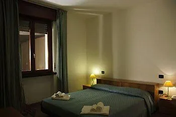 Hotel Bardolino 2* ברדולינו