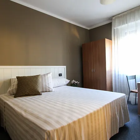 Hotel Bardolino 2* باردولينو