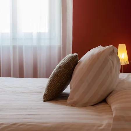 فندق Hotel Bardolino باردولينو