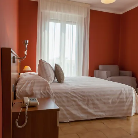 فندق Hotel Bardolino باردولينو