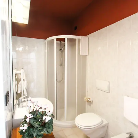 Hotel Bardolino فندق