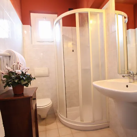 Hotel Bardolino فندق