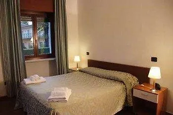 Hotel Bardolino فندق باردولينو