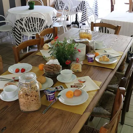 Hotel Bardolino فندق